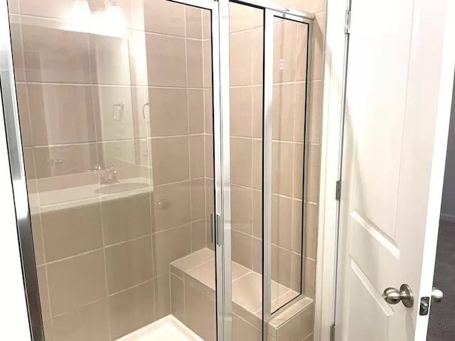 Building Photo - Room in Townhome on Johns Walk Way
