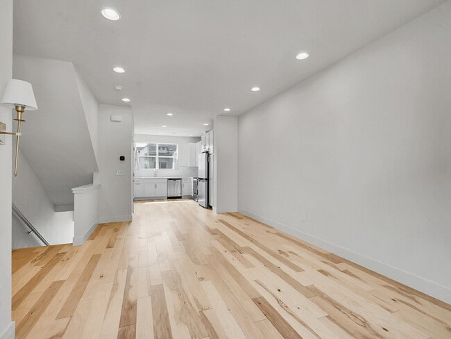 Building Photo - $2,850 - 2 Bed, 2.5 Bath Townhome in Broom...
