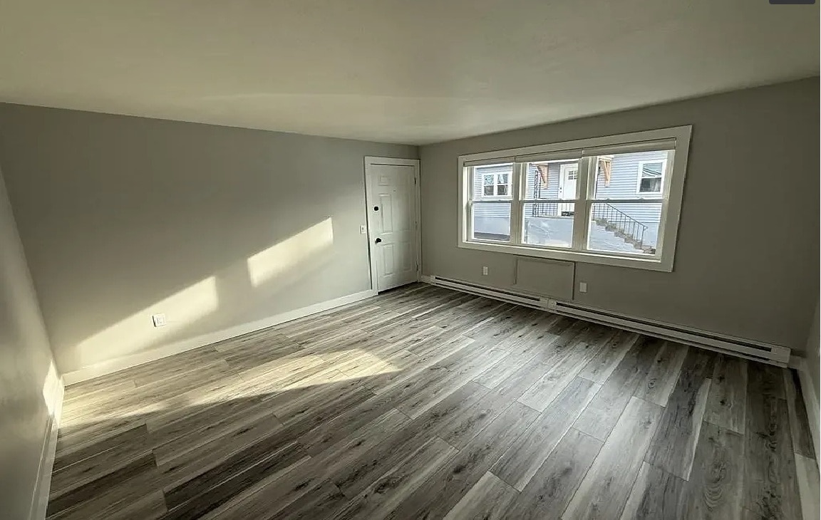 Building Photo - 12 Hunnewell Rd