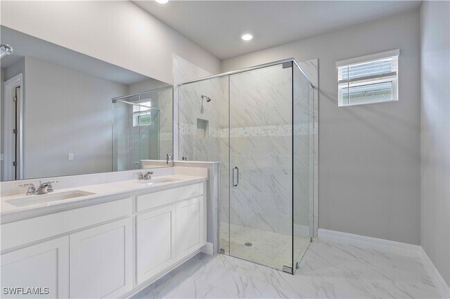 Building Photo - 16420 Seven Lks Ave