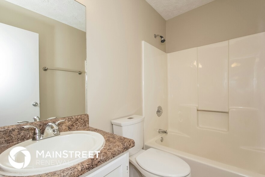 Building Photo - 22 Hollyberry Ct