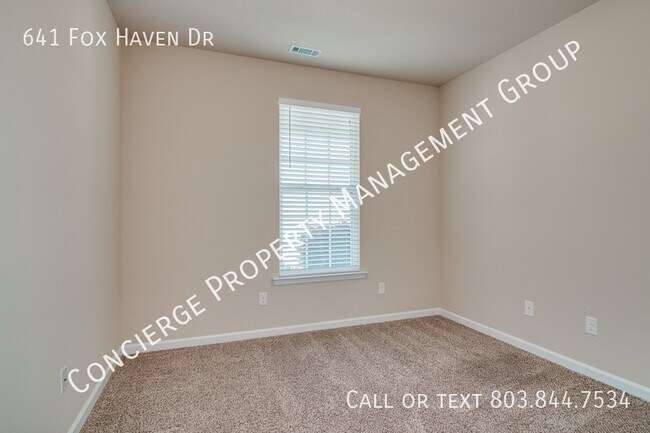 Building Photo - 641 Fox Haven Dr