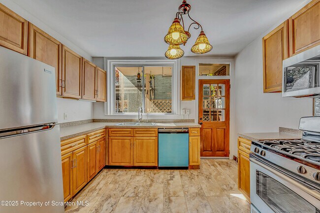 Building Photo - 533 S Franklin St