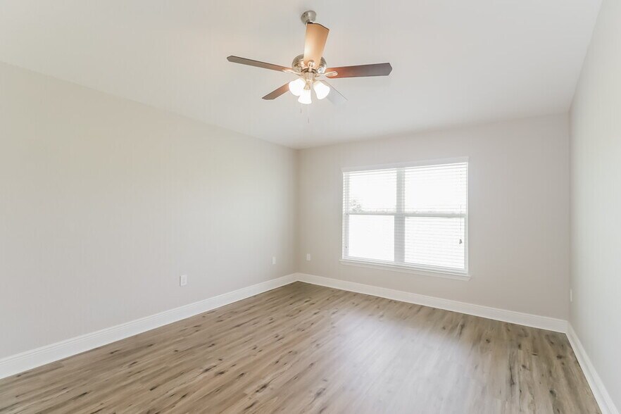 Building Photo - 7083 Lamium Ct