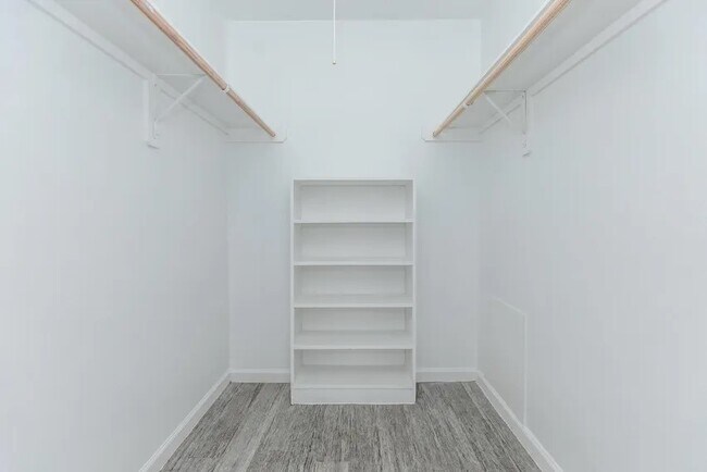 Building Photo - 4400 Memorial Dr