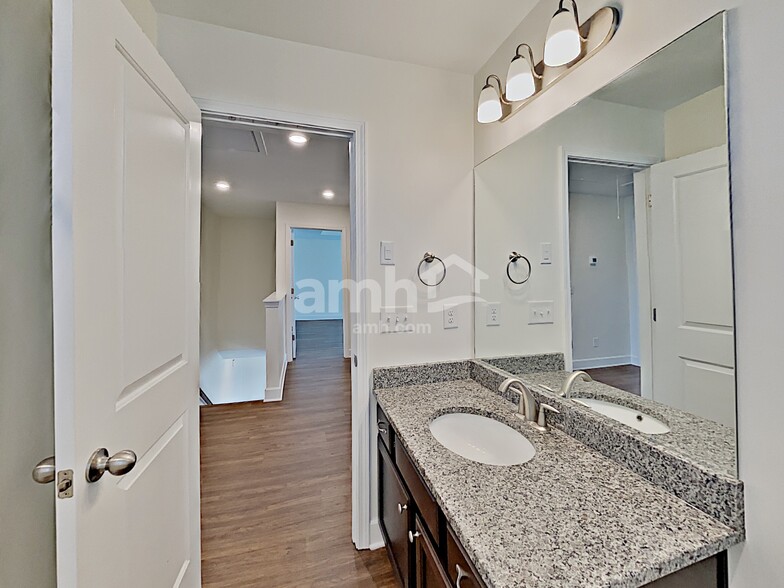 Building Photo - 604 Drema Ct