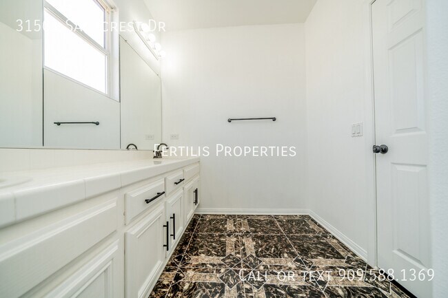 Building Photo - 31501 Sagecrest Dr