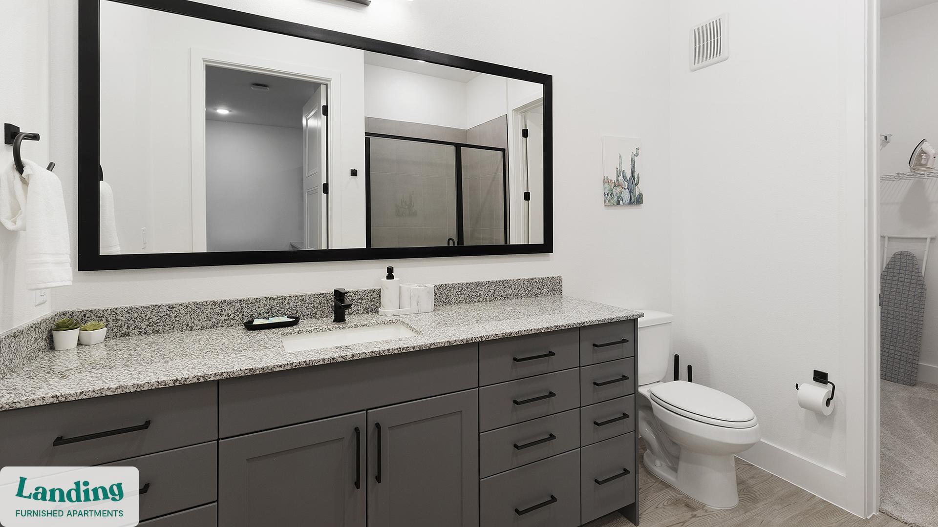 Building Photo - 650 E Sycamore St