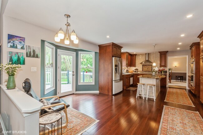 Building Photo - 446 Quail Dr