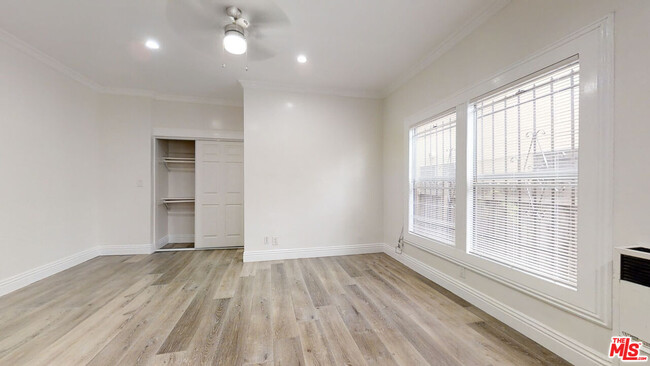 Building Photo - 334 Heliotrope Dr