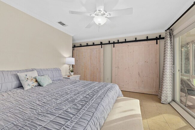 Building Photo - 11 Oceanside Dr