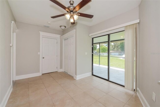 Building Photo - 4820 Camus St