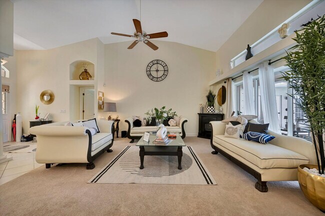 Building Photo - 19 Hoffer St