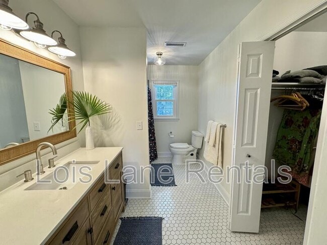 Building Photo - 978 Mooring Dr