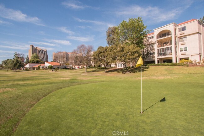 Building Photo - 5500 Paseo Del Lago W