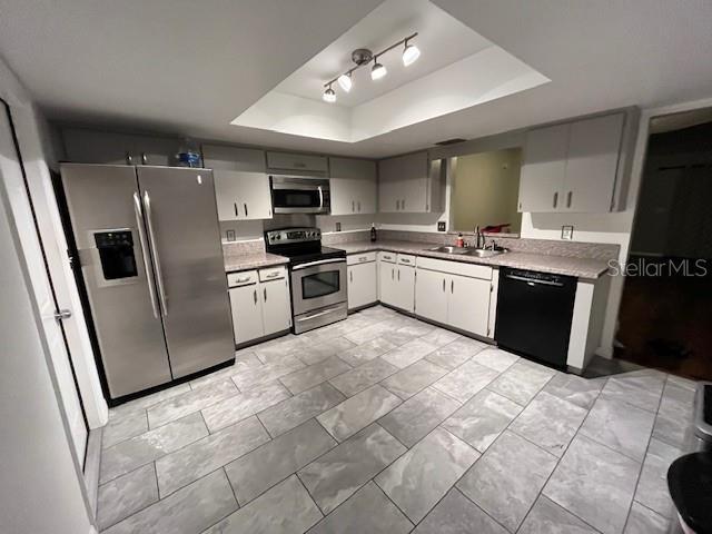 Building Photo - 724 Fortuna Dr