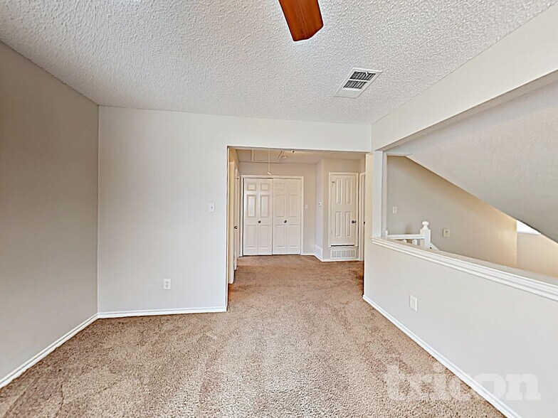 Building Photo - 4740 Waxwing Dr
