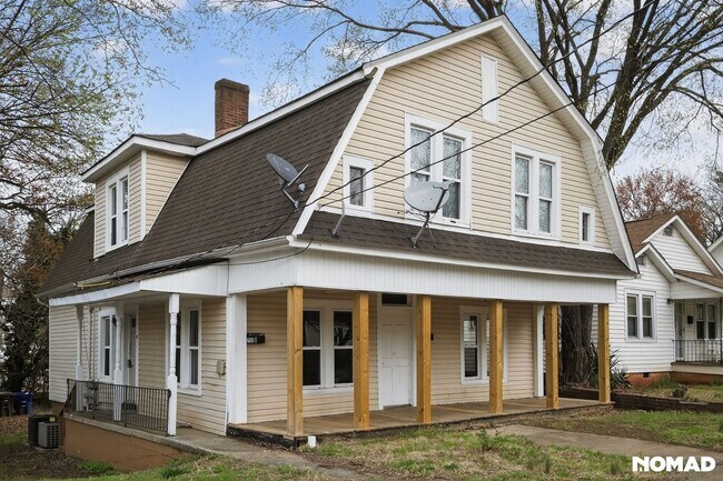 Building Photo - Charming 2BR Apartment in Winston Salem