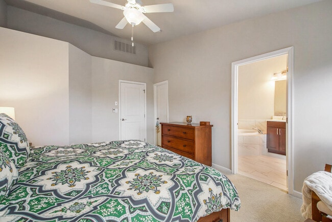 Building Photo - 2765 Ashcombe Dr.