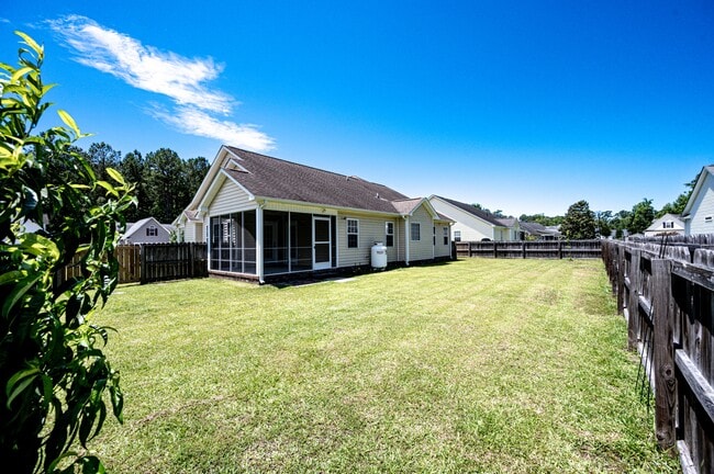 Building Photo - 202 Croatan Woods Dr