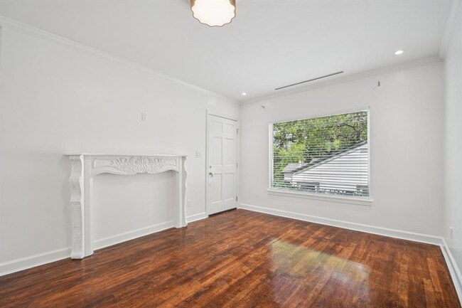 Building Photo - 1205 Alta Vista Ave