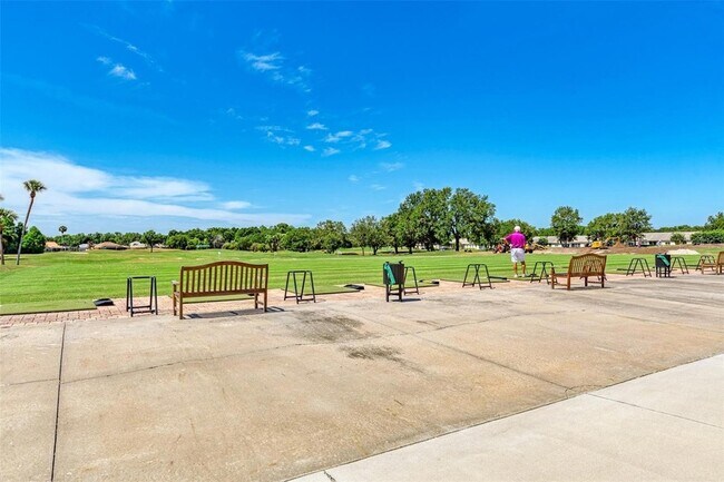 Building Photo - 6606 Pineview Terrace