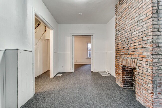 Building Photo - Updated 4 Bed, 2 Bath in Oakland - Close t...