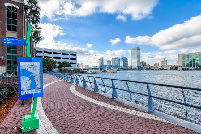 Building Photo - 1431 Riverplace Blvd
