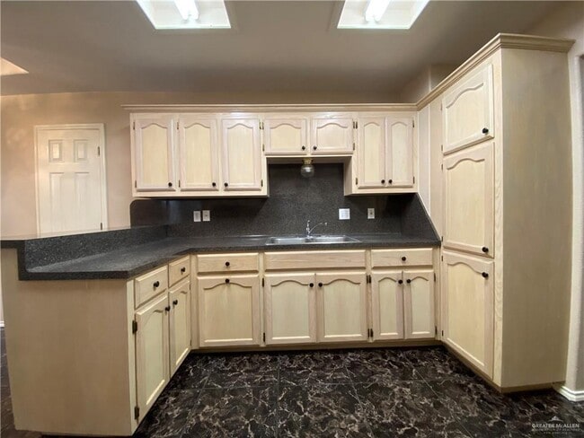 Building Photo - 44 Paseo Encantado