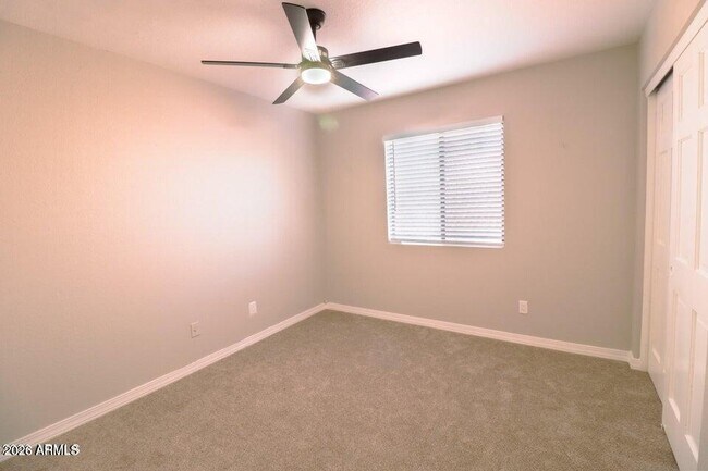 Building Photo - 113 S Ocean Dr