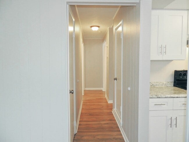 Building Photo - Enchanting 3 Bed - 1 Bath Ranch for Rent i...