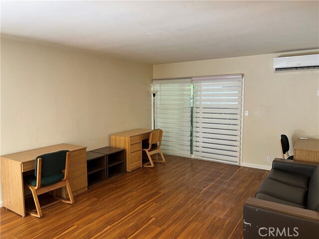 Building Photo - 265 N Oakland Ave