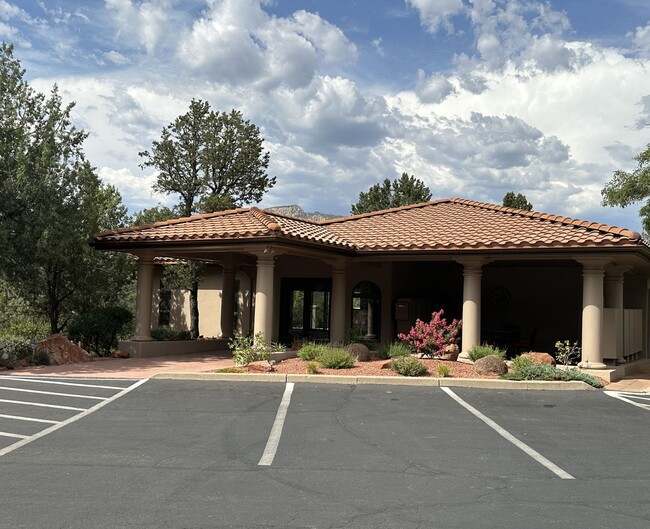 Building Photo - HOUSE - WEST SEDONA - PANORAMIC VIEWS/ GAT...