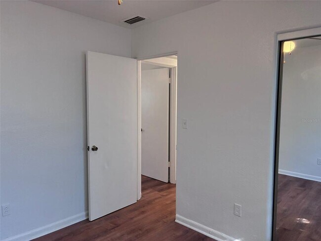 Building Photo - 2515 Formosa Ave