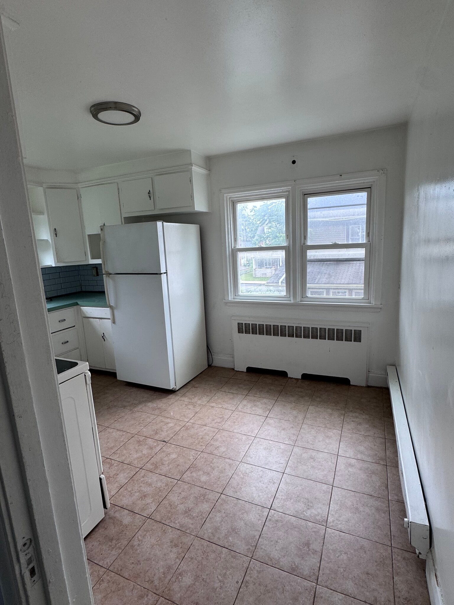 Kitchen - 519 N Evans St