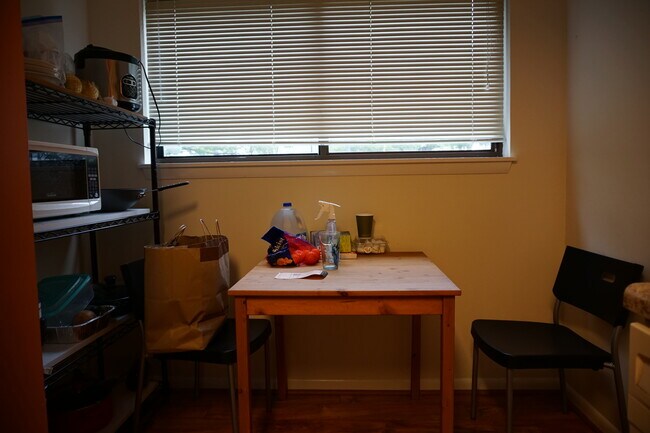 Building Photo - 505 Sunridge Dr