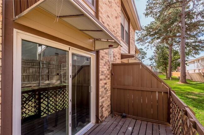 Building Photo - 2521 Crosstimbers Dr