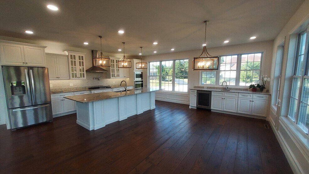 Building Photo - 1295 Needham Cir E