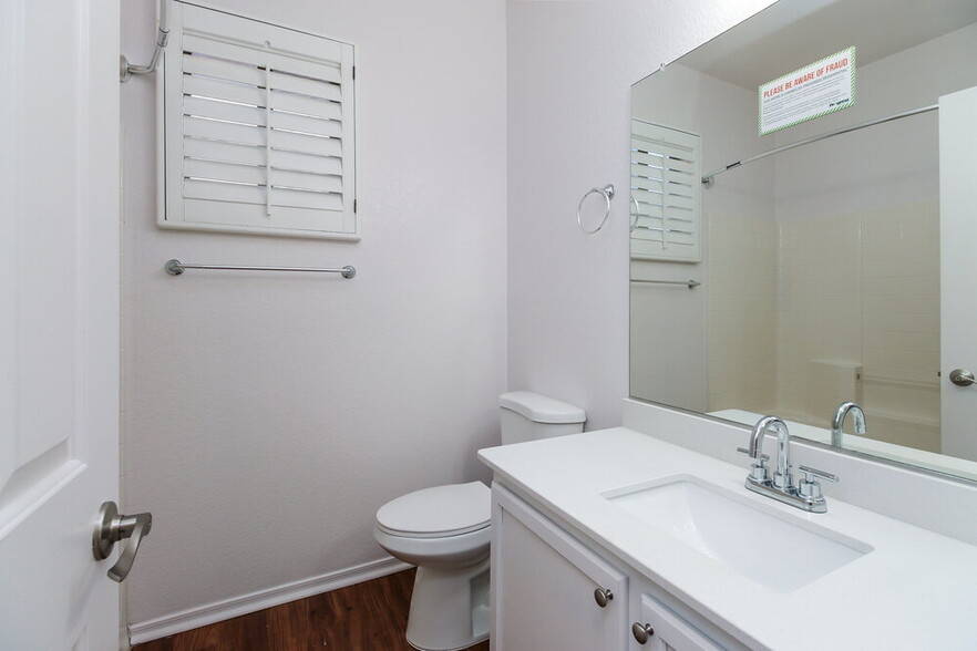 Building Photo - 11231 E Covina Cir