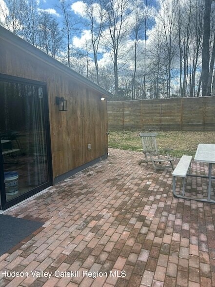 Building Photo - 72 Forest Glen Rd