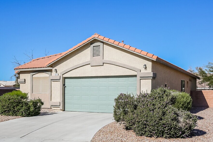 Building Photo - 3012 Pumpkin Harvest Ave