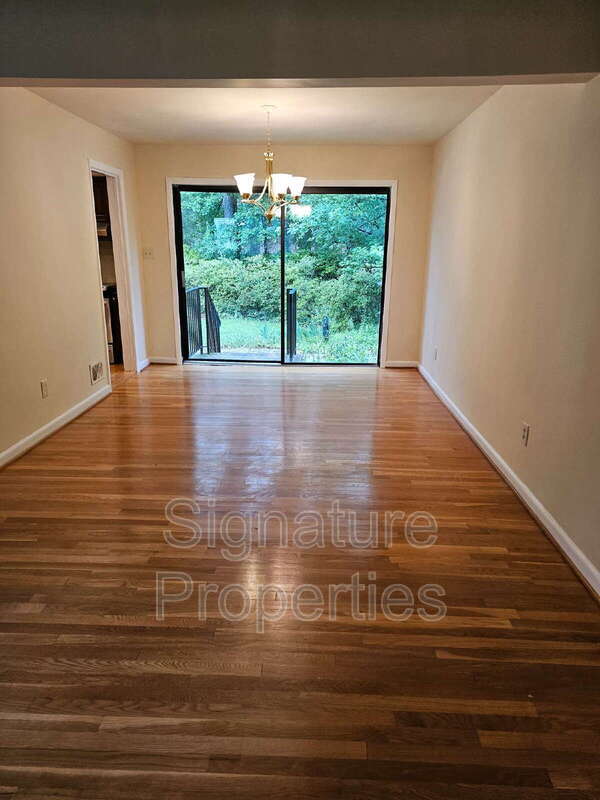 Building Photo - 8402 Kalb Rd