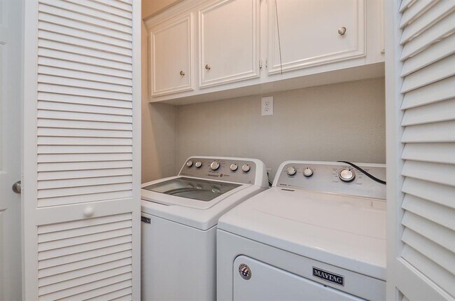 Building Photo - 5630 Fairdale Ln