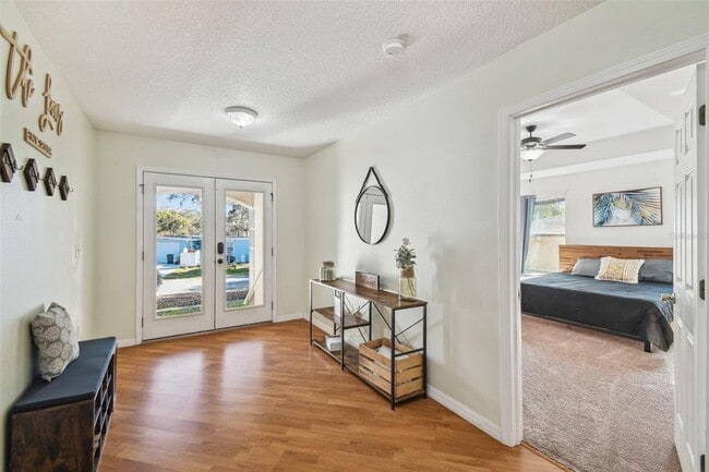 Building Photo - 5840 Mariposa Dr
