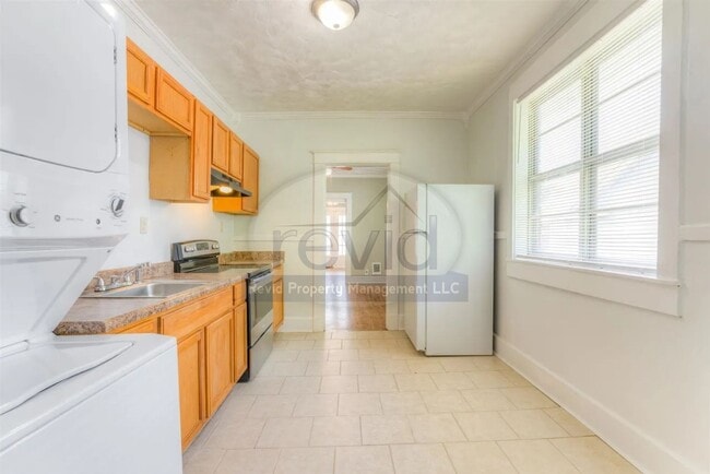 Building Photo - 806 Maury St
