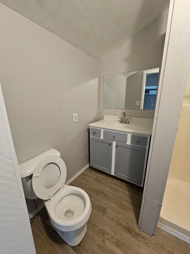 Building Photo - 2502001