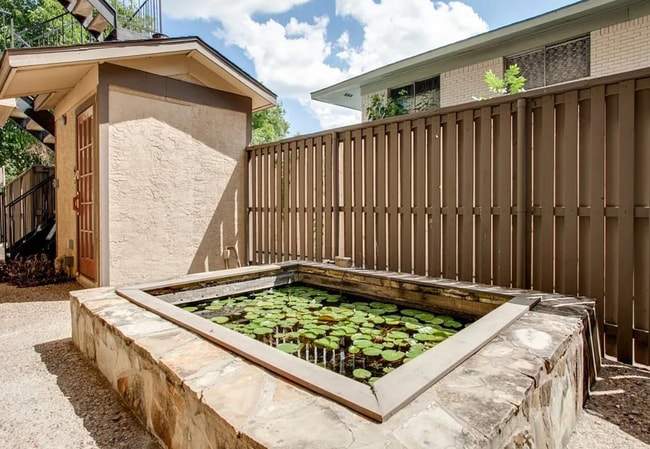 Building Photo - 5916 Gaston Ave