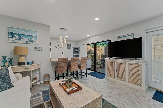 Building Photo - 1605 S US Hwy 1