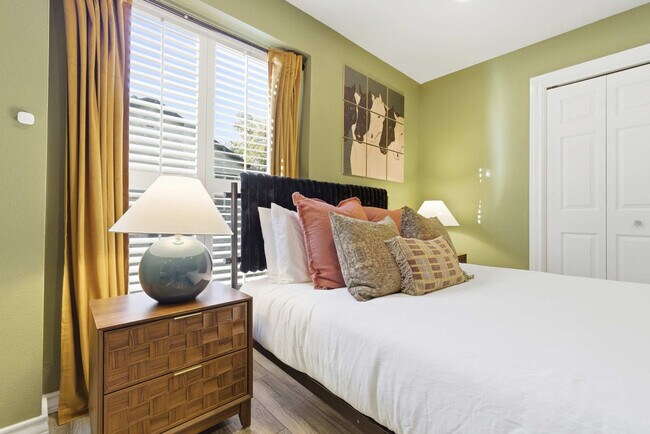 Building Photo - 12511 Chapel Bell St