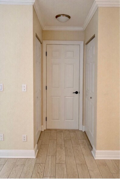 Building Photo - 9616 Golf State Park Way